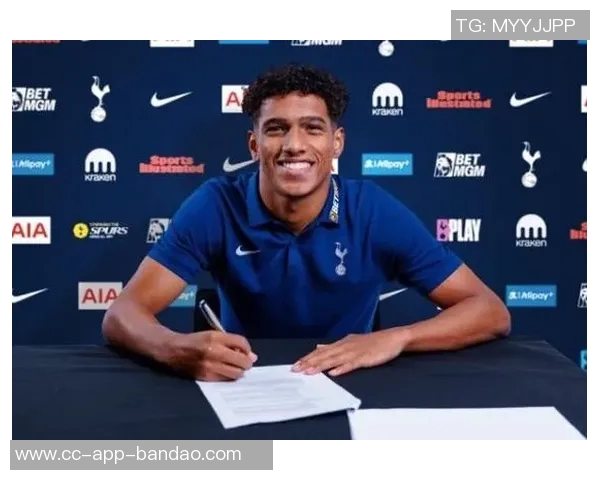 巴萨拜仁争抢19岁桑托斯左后卫索萨标价1500万欧元