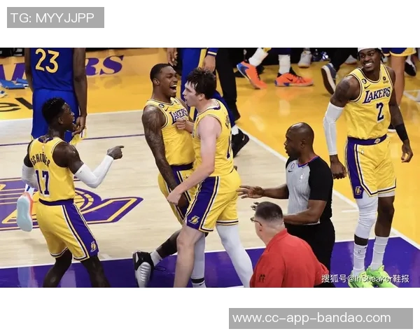 霍里:雷迪克若不进西决将离队湖人需寻找具导师型的教练 霍里:雷迪克若不进西决将离队湖人需寻找具导师型的教练