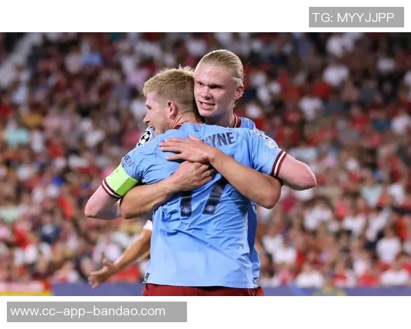 曼城球员哈兰德迪亚斯携手探访儿童医院捐赠超1300份温暖礼物